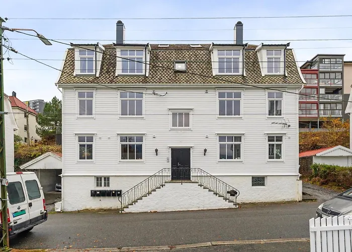 In And Pet Friendly Apartment *